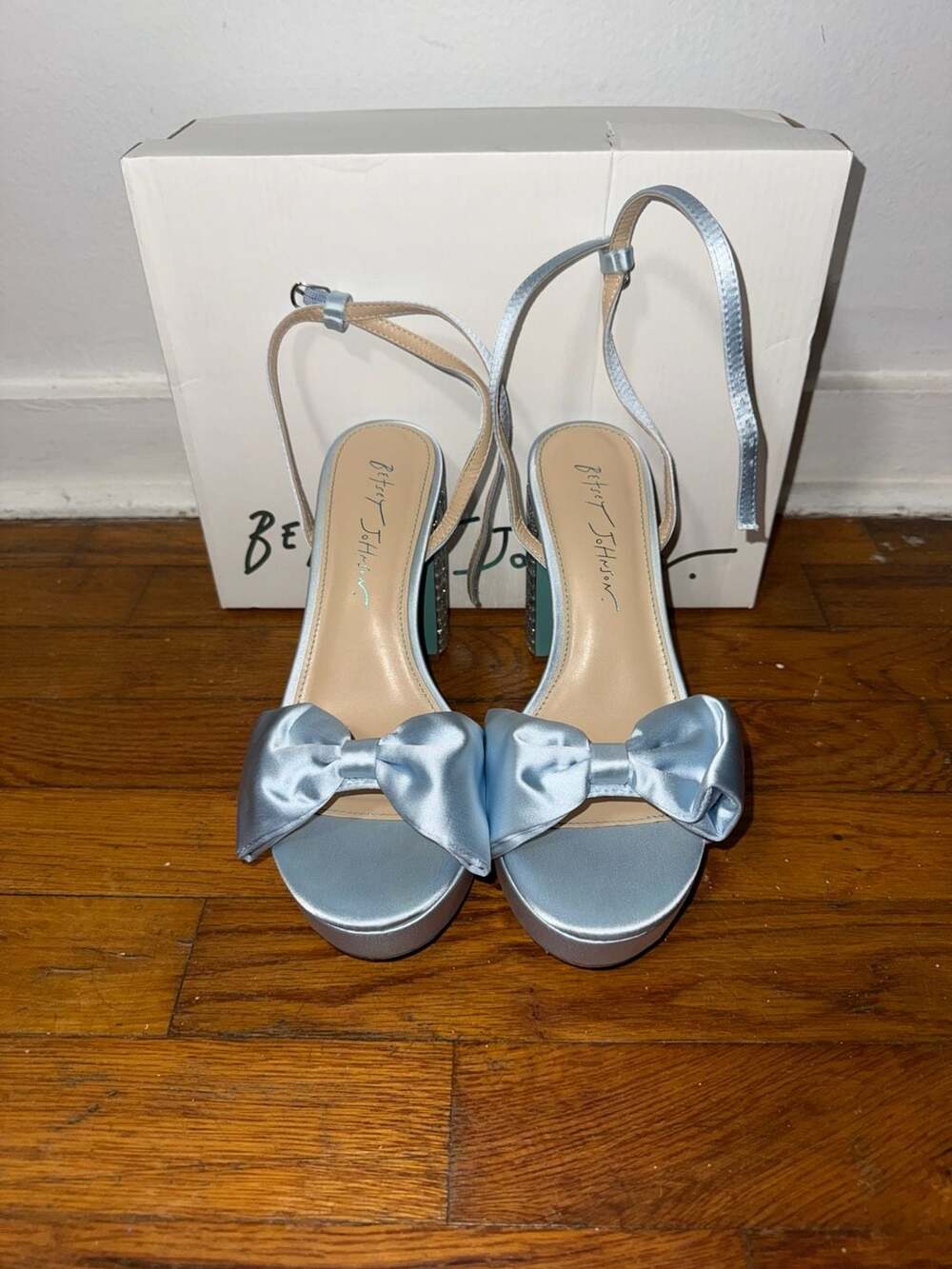 Betsey Johnson Dawn Size 8 Blue Satin Heels